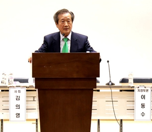 28일 오전 국회 의원회관에서 열린  5.18 국민대토론회에서 김재홍 80년해직언론인협의회 공동대표(17대 국회의원)가 기조연설을 하고 있다. [80년해직언론인협의 제공]