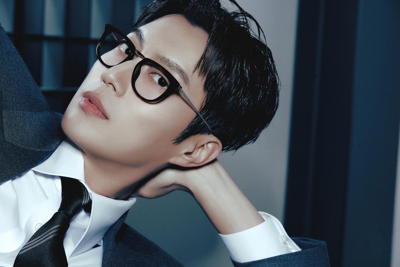 윤두준/사진=어라운드어스
