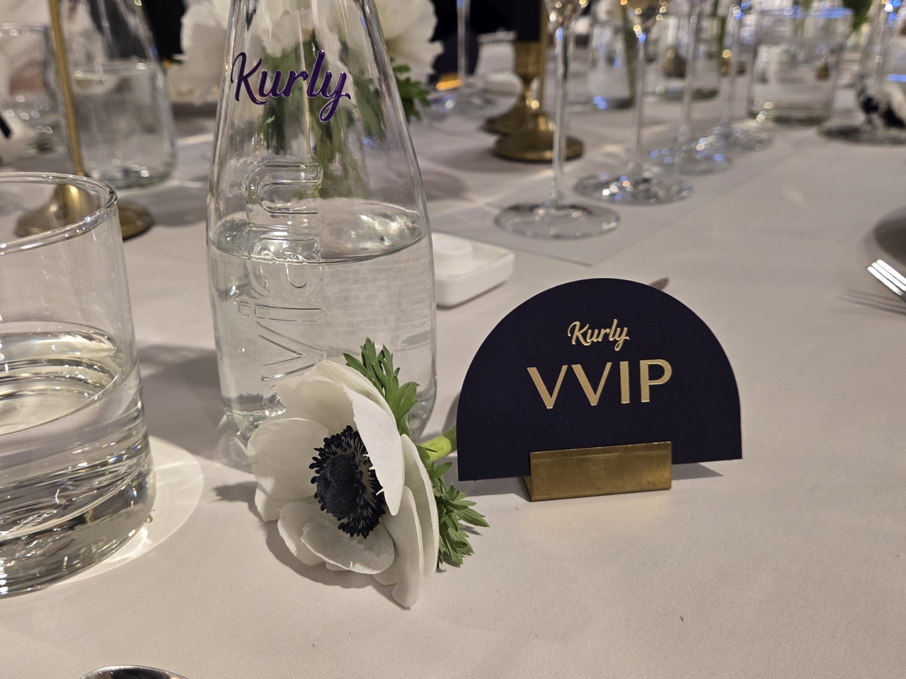25일 서울 강남구 메종 르 서클에서 열린 컬리 행사 ‘프리스티지 데이’에 ‘VVIP’ 팻말이 놓여있다. 정석준 기자