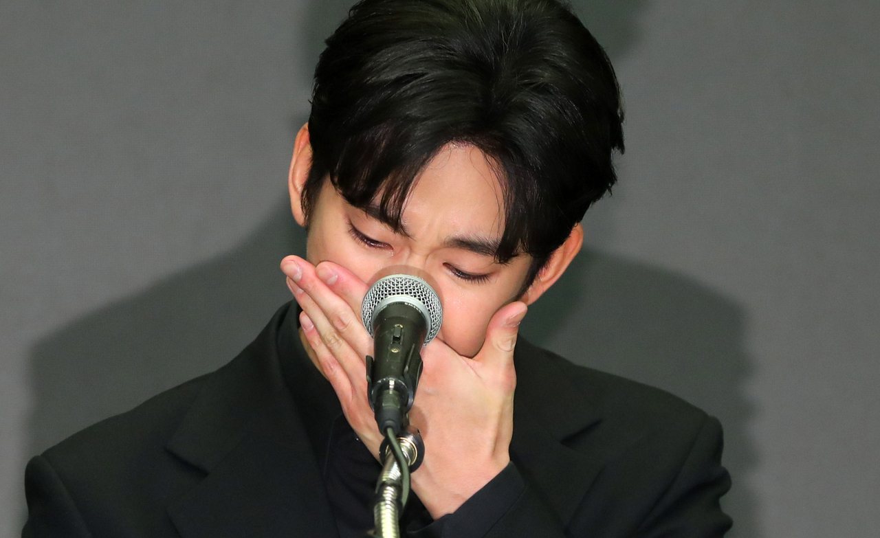 오열하는 김수현 [뉴시스]