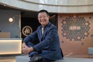 ‘훠궈제왕’ 하이디라오 중졸 사장님, 싱가포르 최고부호 등극  [더 비저너리-장융편]