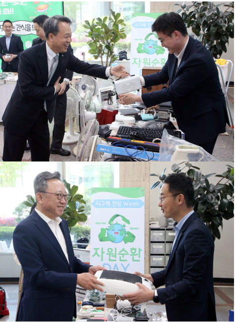 진옥동(왼쪽) 신한금융그룹 회장이 ‘자원순환 DAY’ 행사에서 LP플레이어와 오디오를, 정상혁 신한은행장이 전기히터를 기부하고 있다.  [신한금융그룹 제공]