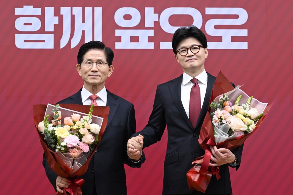 ‘김문수·한동훈’ 최후 2인에…민주 “‘한덕수와 아이들’ 2부 리그로 전락”