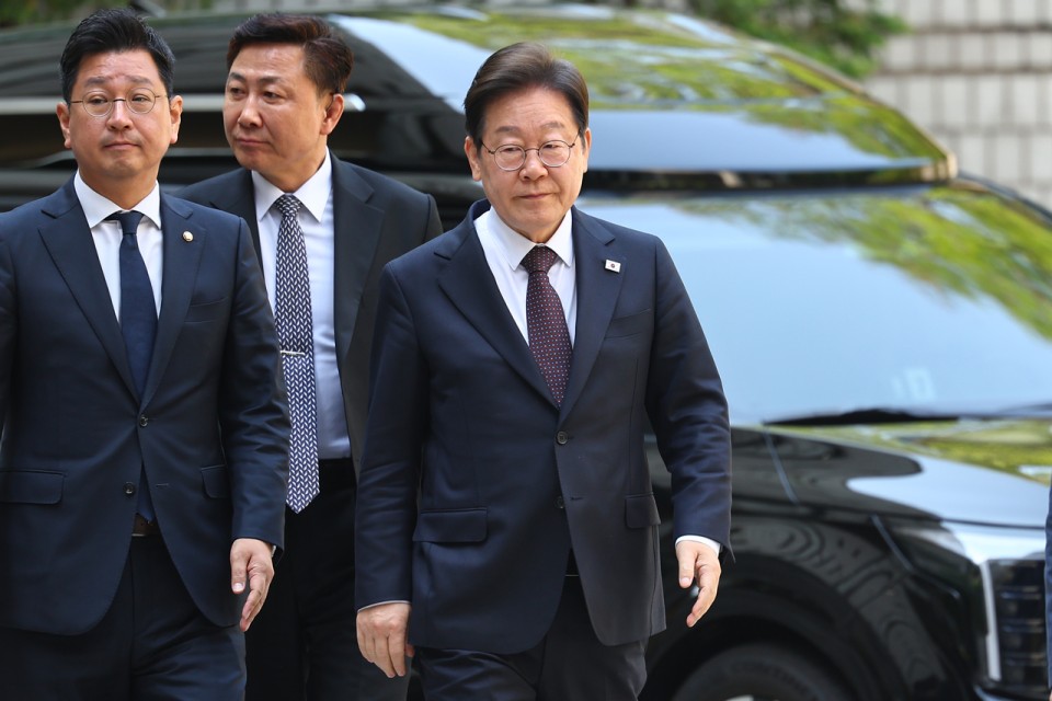 이재명, 선거법 사건 대법 선고일 지정에 “법대로 하겠지요”