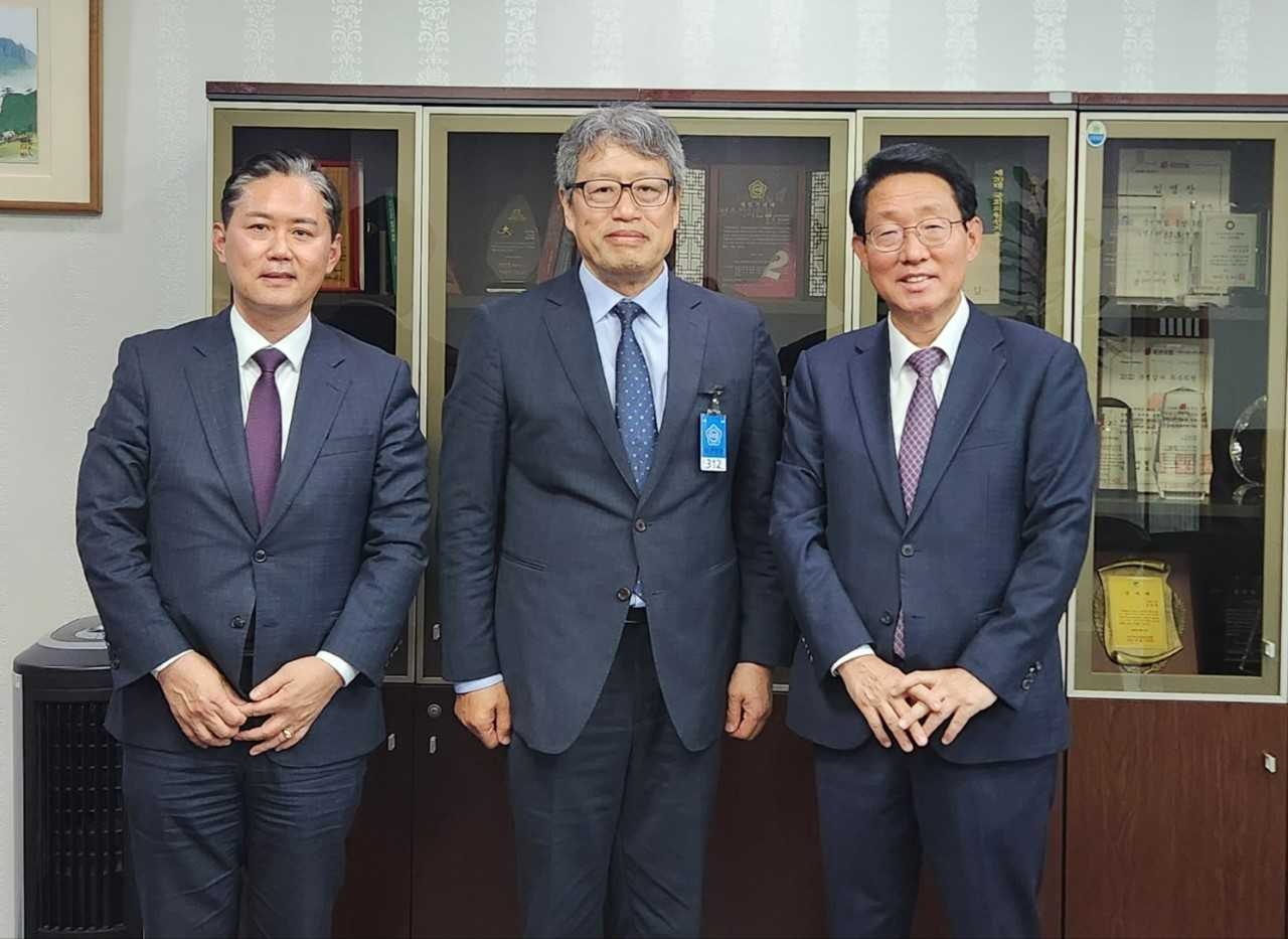 국민의힘 광주시당 김정현 위원장과 전남대병원 정신 병원장은 전남대 병원 ‘미래형 뉴 스마트병원’ 신축 등 기획재정부 예비 타당성 조사 통과를 142만 광주시민 모두와 함께 환영한다고 30일 밝혔다