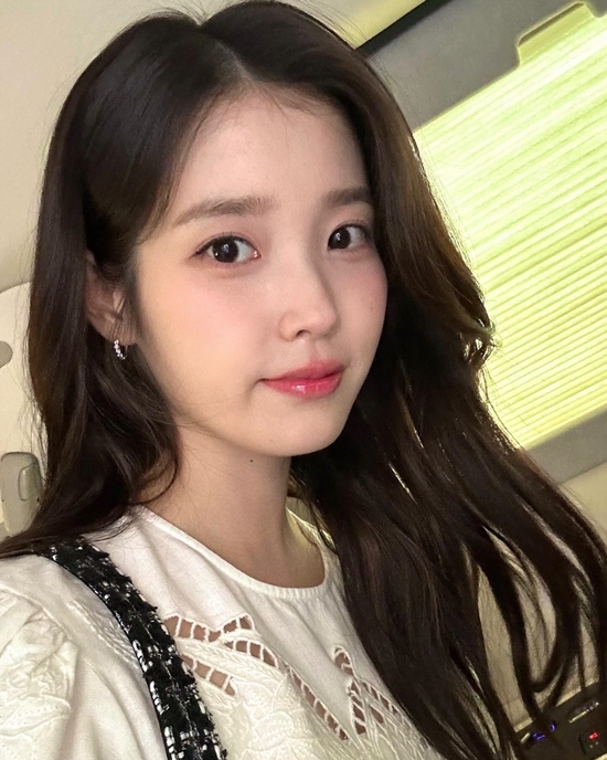 사진=아이유 채널
