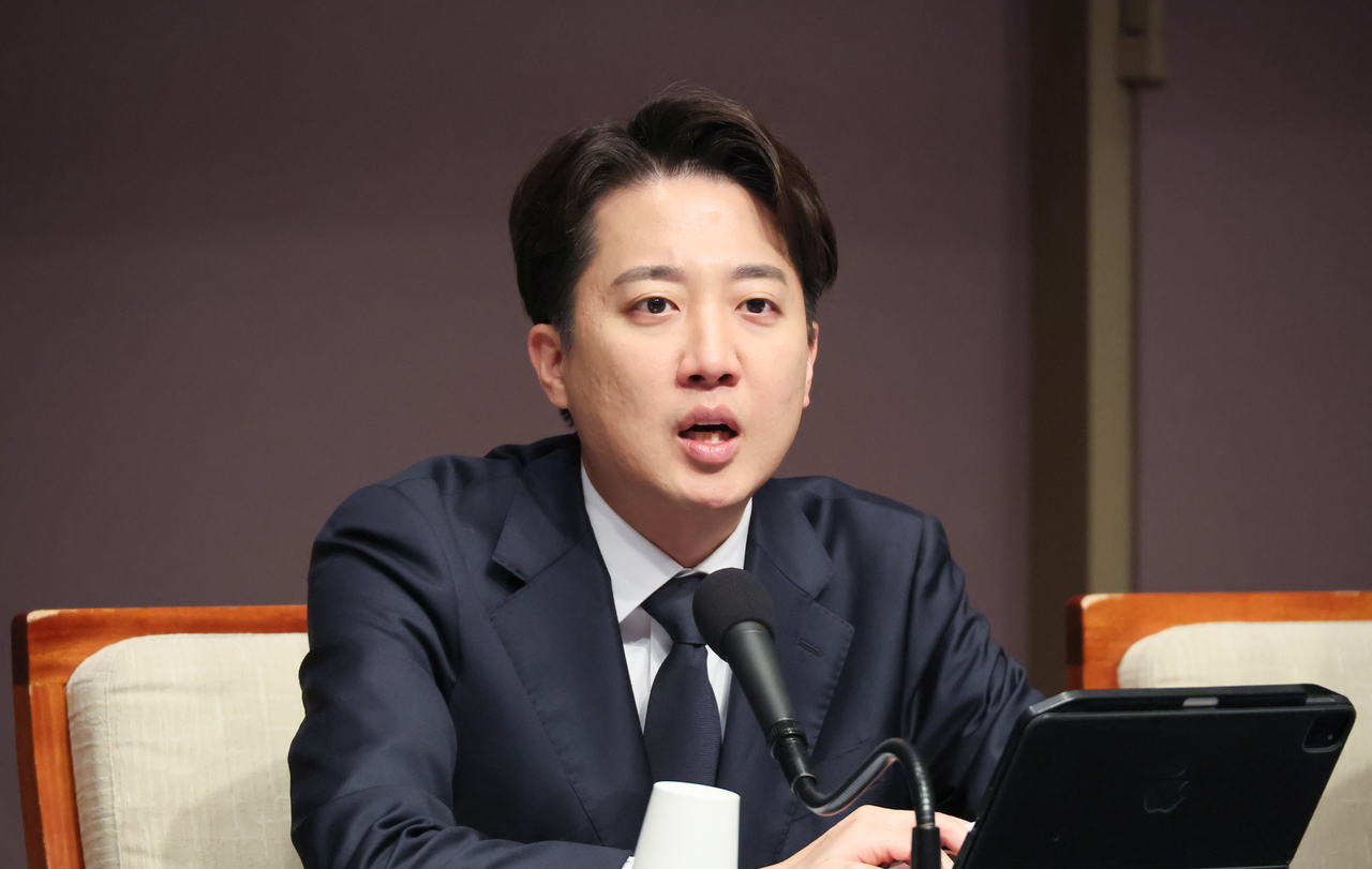 이준석 개혁신당 대선 후보가 30일 서울 중구 한국프레스센터에서 열린 관훈토론회에서 발언하고 있다. [연합]