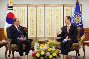 Han Duck-soo expected to resign Thursday