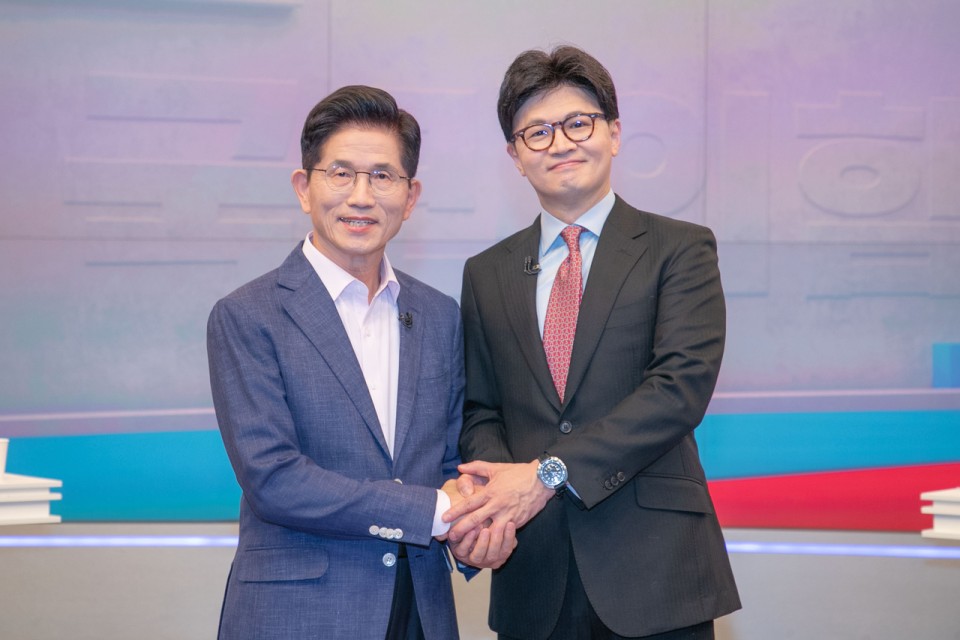 김문수 “한덕수 출마하면 반드시 단일화”…한동훈 “지금은 경선에 집중해야”