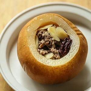 Steamed bulgogi in pear