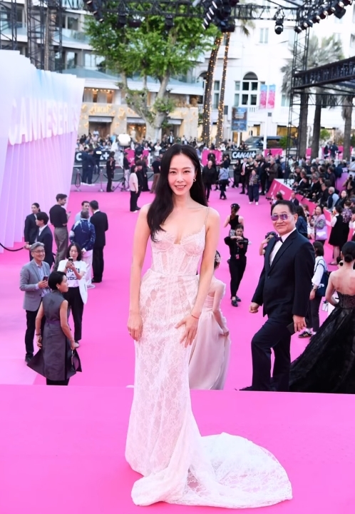 사진=홍수현 채널