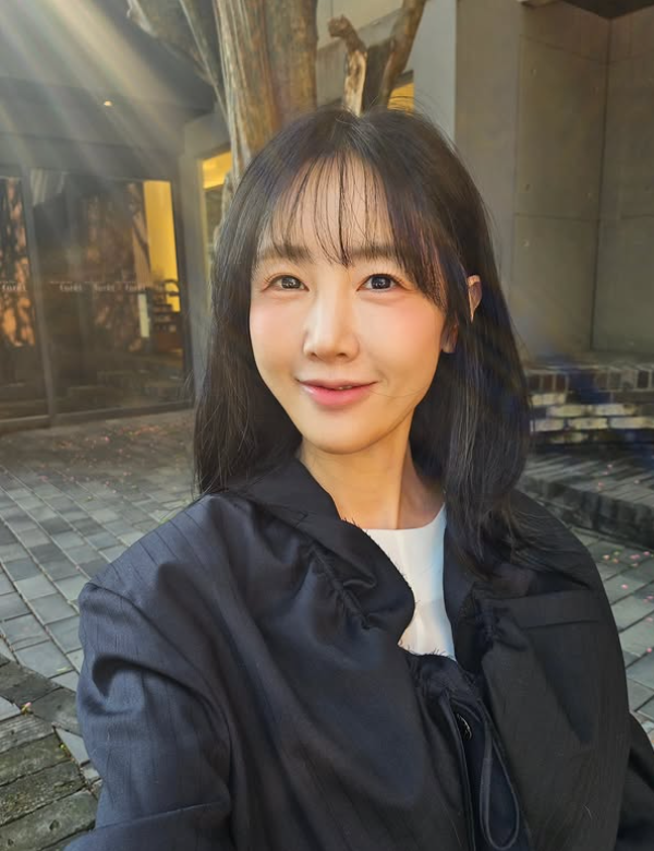 대상포진 진단 사실을 알리며 올린 사진. 가수 별. [별 인스타그램 갈무리]