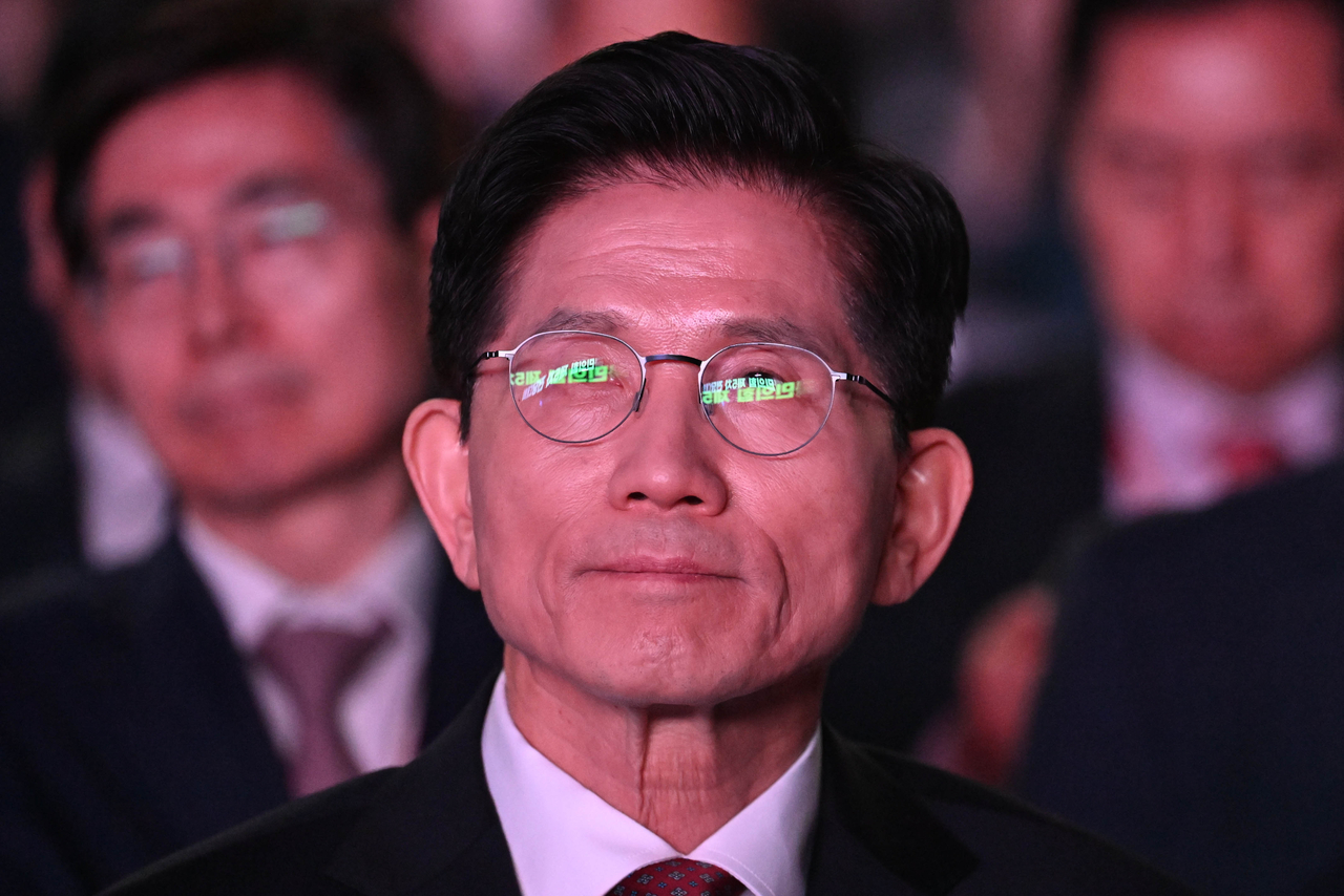 국민의힘 김문수 대선 경선 후보가 3일 경기 고양시 킨텍스에서 열린 국민의힘 최종 대선 후보 선출을 위한 전당대회에서 결과를 기다리고 있다. [연합]