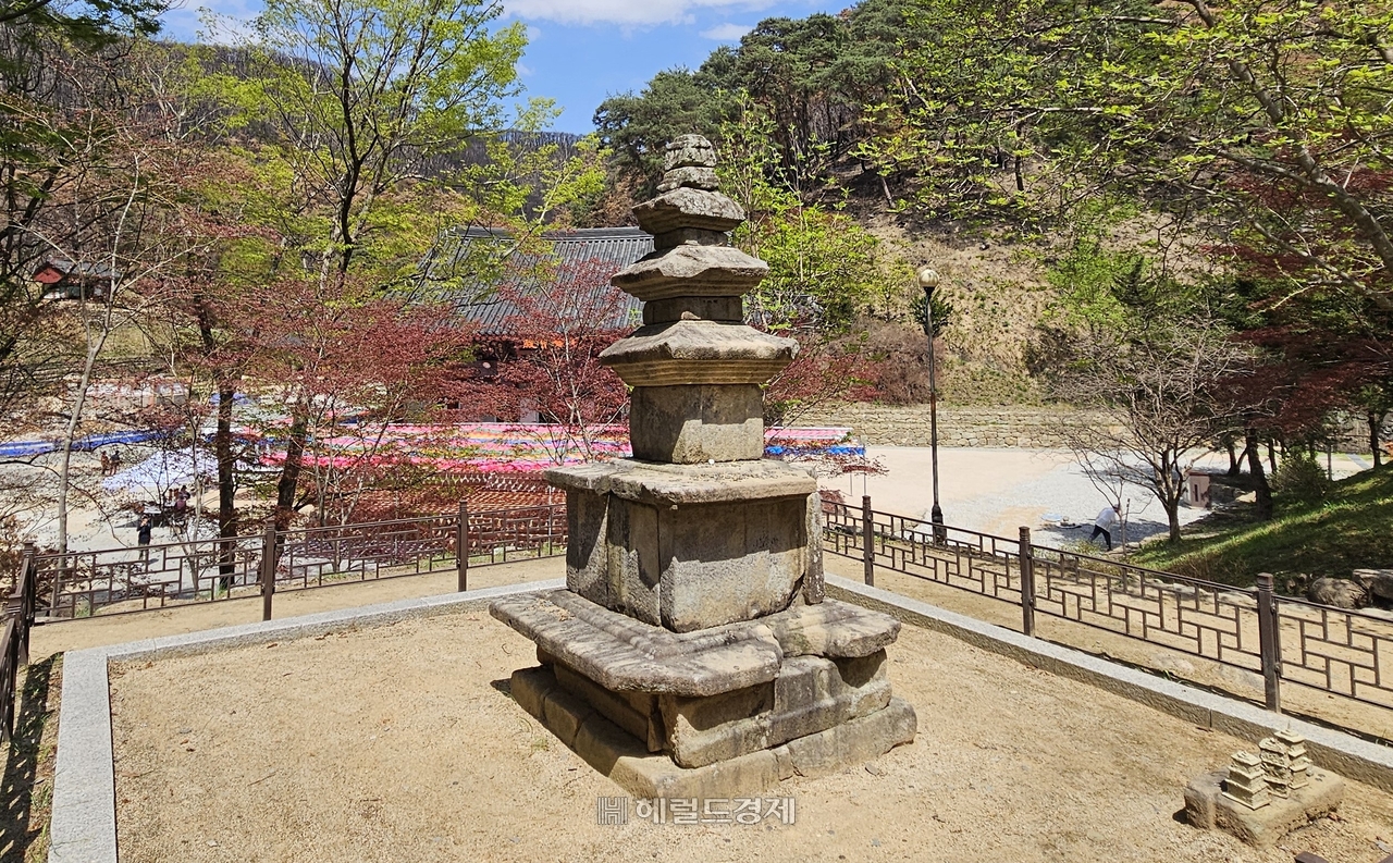 삼층석탑