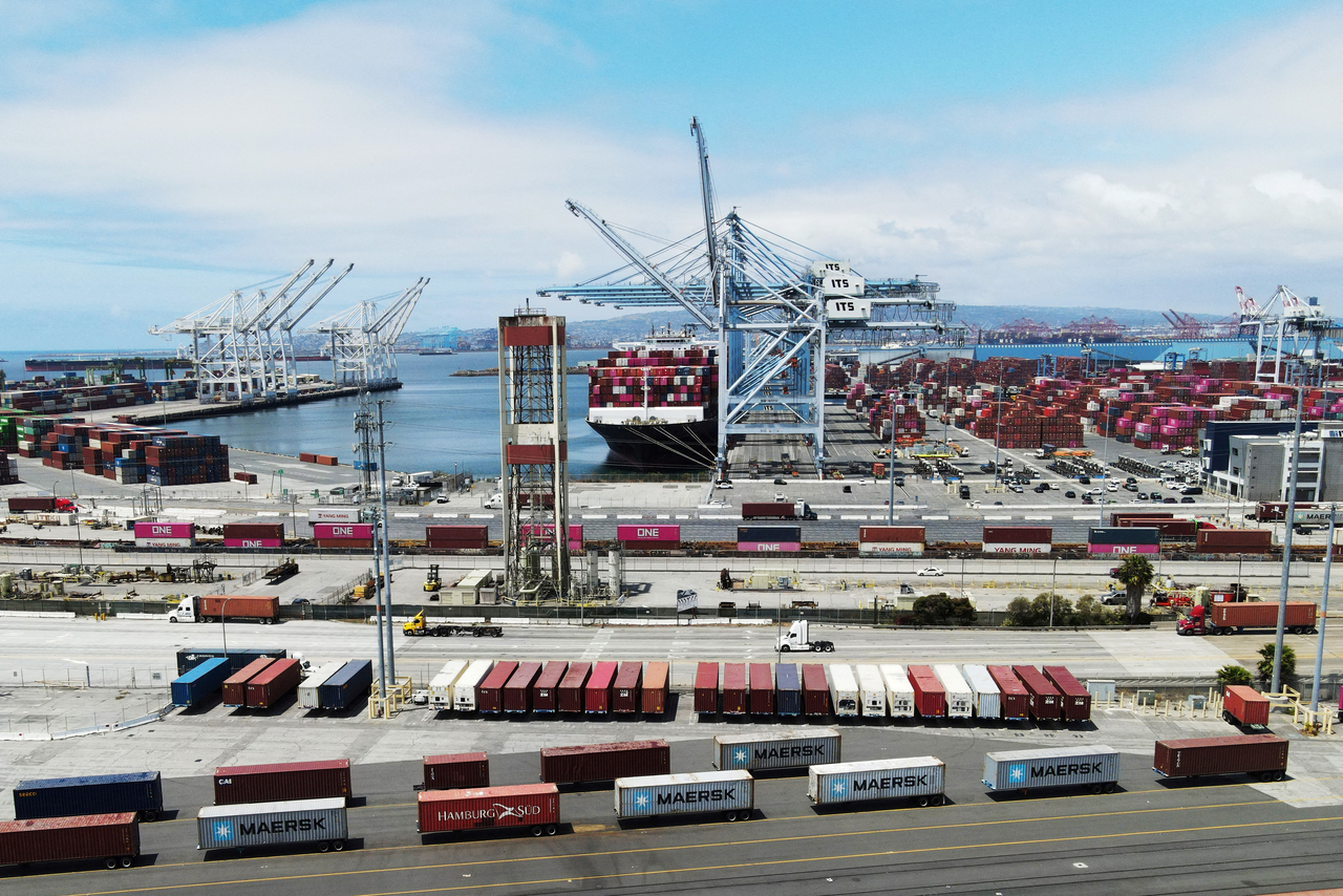 A ship sits docked with containers at the Port of Long Beach in Long Beach, California, Monday. Reuters-Yonhap