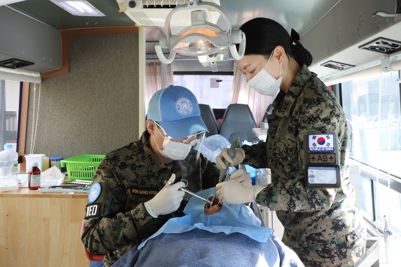 The members of the South's Dongmyeong Unit stationed in Lebanon providing medical aid on April 11. (South Korea's Joint Chiefs of Staff)