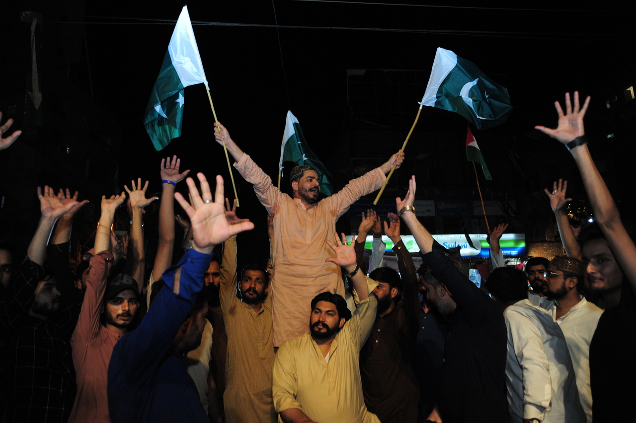 속보] 파키스탄군 “인도 비행기 5대 격추…실질통제선 곳곳서 교전” - 헤럴드경제