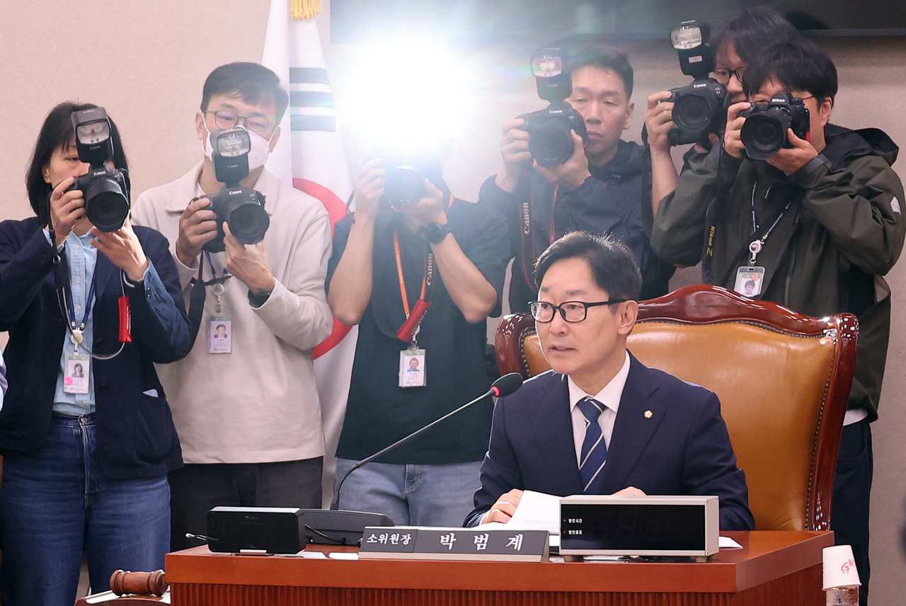 7일 서울 여의도 국회에서 열린 법제사법위원회 법안심사제1소위원회에서 더불어민주당 소속 박범계 소위원장이 발언하고 있다. [연합]