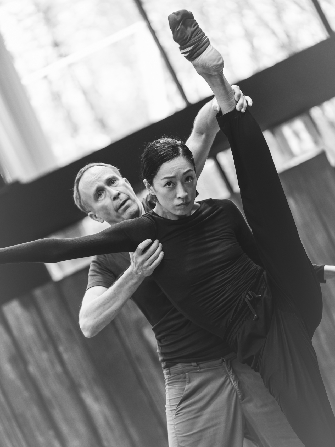 Ballet dancer Lee Sang-eun rehearses a scene from "Walking Mad." (Seoul Metropolitan Ballet)