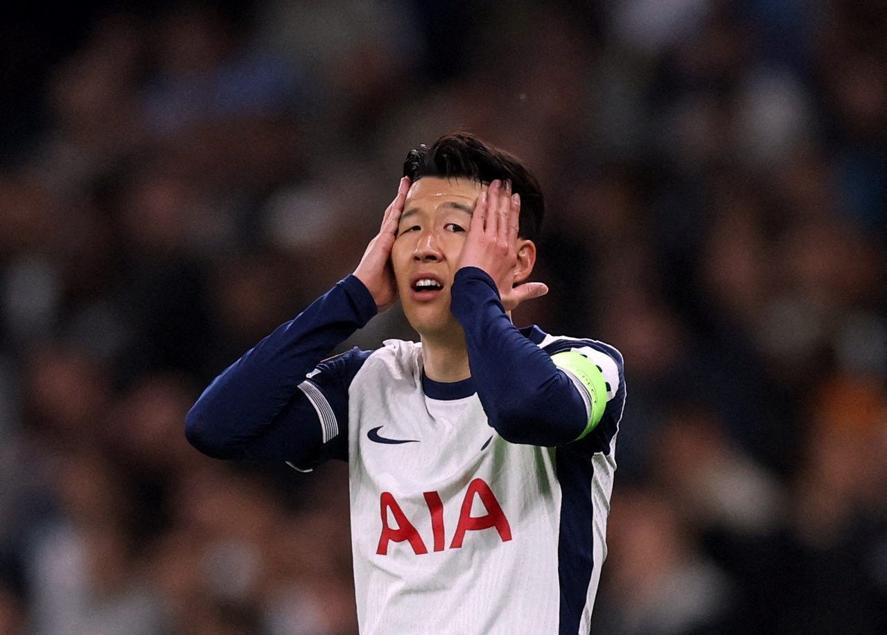 Son Heung-min of Tottenham Hotspur reacts to a play against Eintracht Frankfurt during the first leg of the quarterfinals of the UEFA Europa League at Tottenham Hotspur Stadium in London on Apr. 10, 2025. (Reuters-Yonhap)
