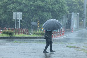 Heavy rain to pour until Saturday