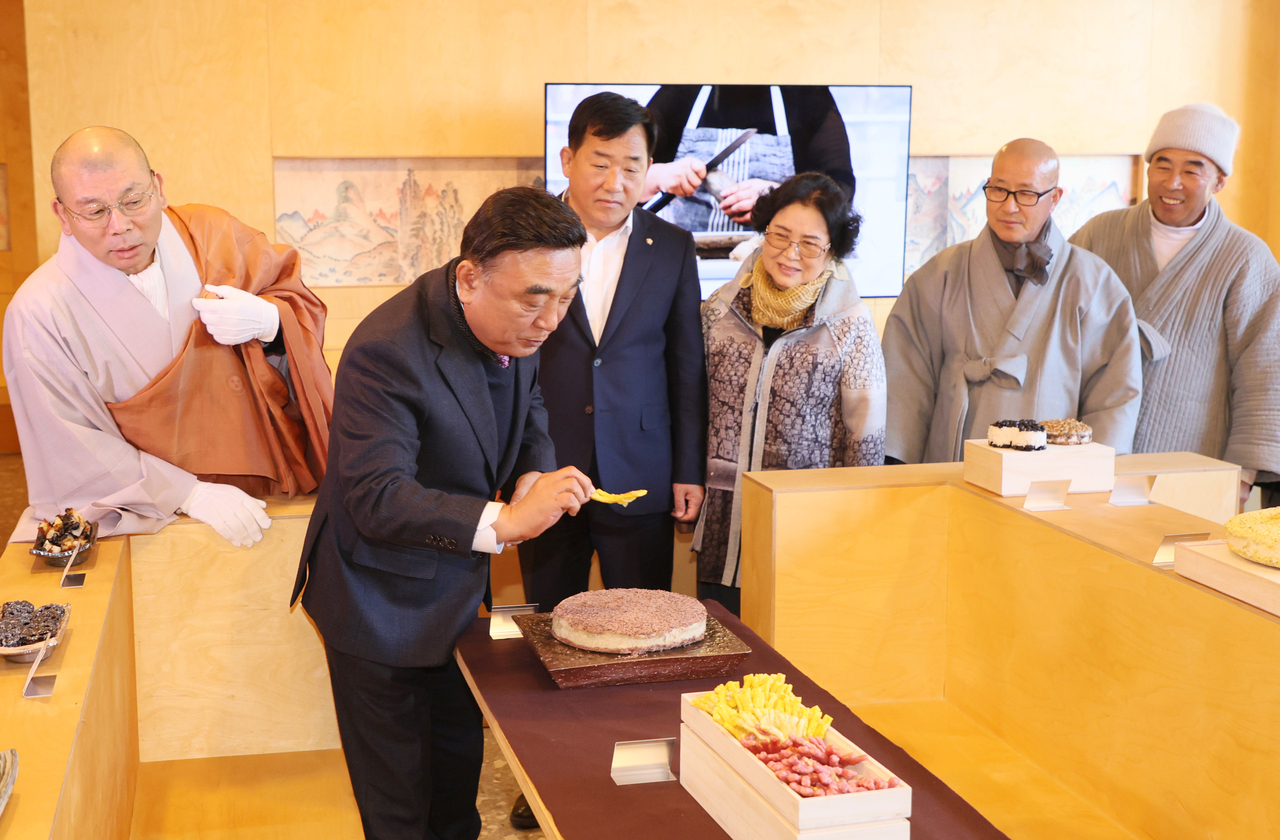 울산시가 전국 17개 시·도 대상 ‘음식문화개선사업’ 평가에서 ‘최우수 기관’으로 선정됐다. 사진은 울산 해남사에서 열린 ‘전통음식 문화한마당’ 행사 모습 [울산시 제공]