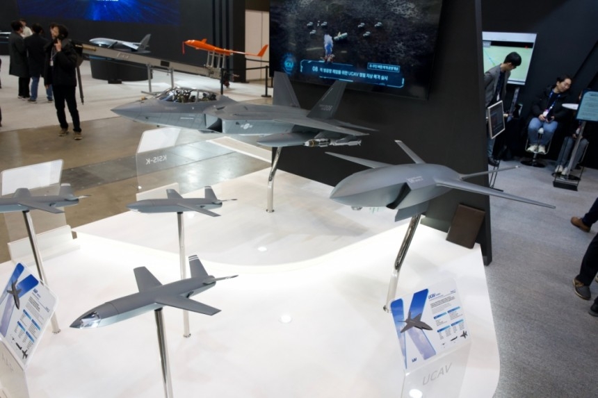 2025 DSK(드론쇼코리아)에 전시된 AI 기반 차세대공중전투체계(NACS) 모형 [한국항공우주산업(KAI) 제공]