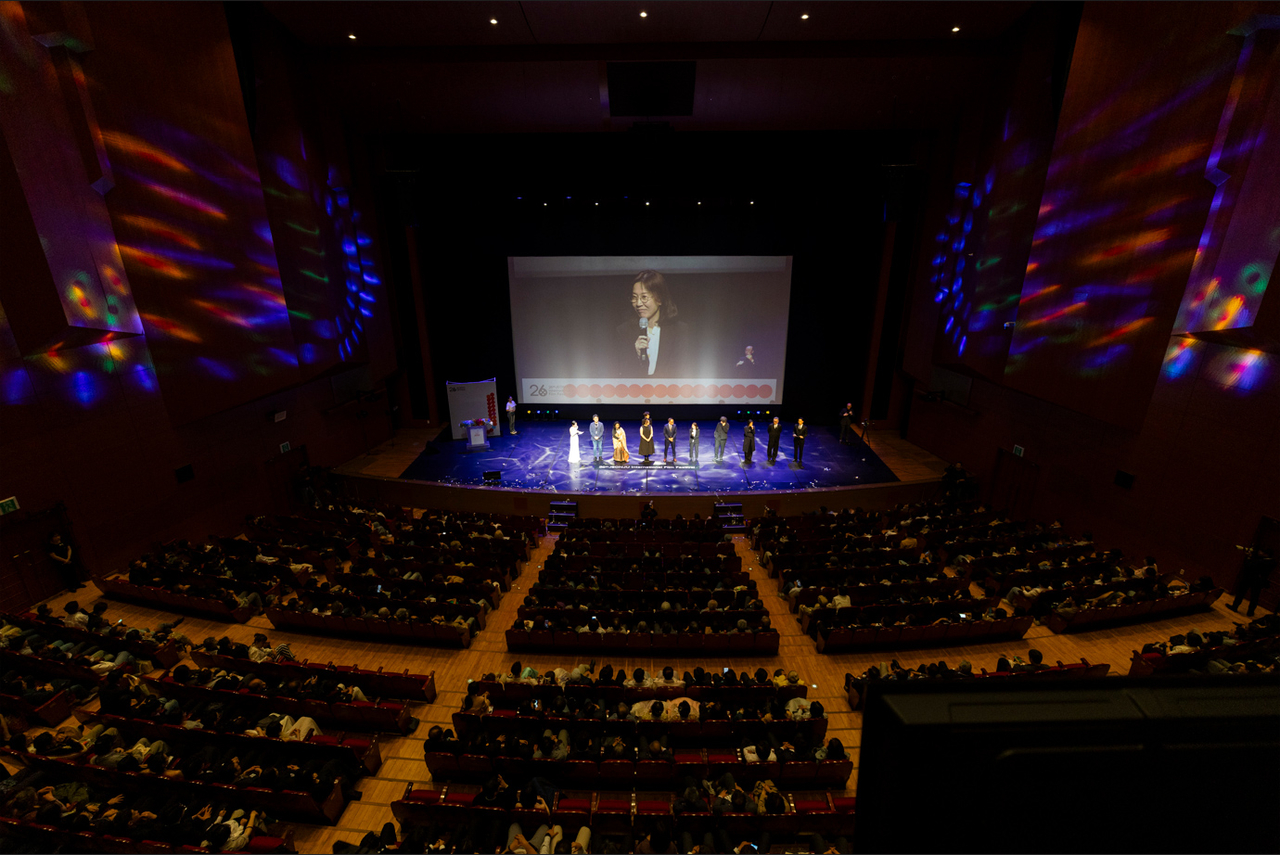 The opening ceremony of the 26th Jeonju International Film Festival at the Sori Arts Center in Jeonju, North Jeolla Province, April 30. (Jeonju IFF)