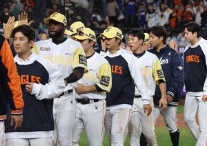 Eagles manager not wanting to put pressure on players amid long winning streak