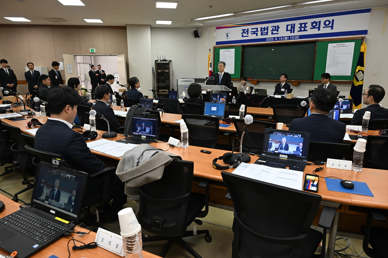 Supreme Court chief justice Cho Hee-dae addresses a meeting of delegates from a national association of judges at the Judicial Research and Training Institute in Goyang, north of Seoul, on Apr.14, 2025. (National Association of Judges)