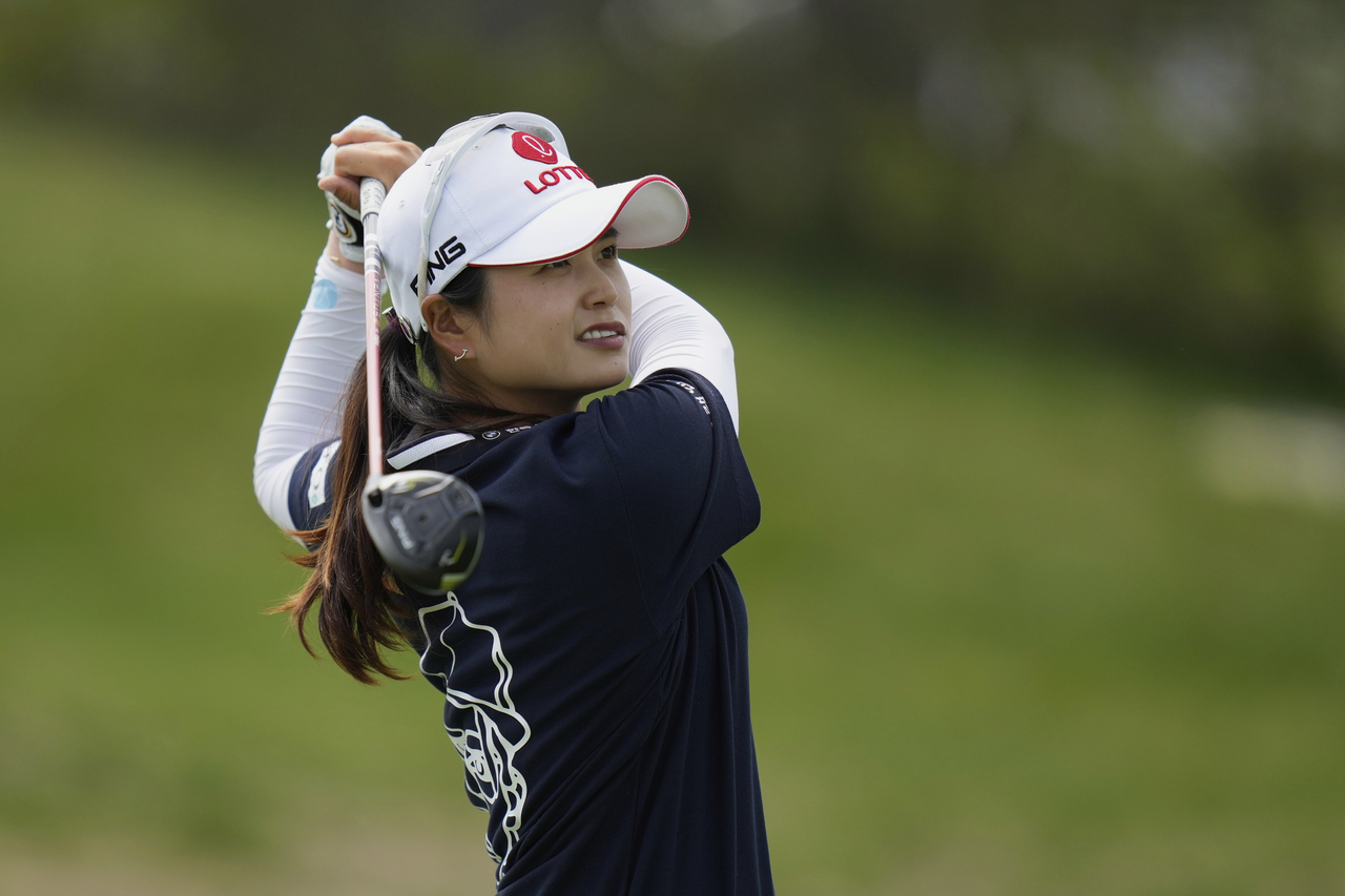 최혜진이 9일(한국시간) 미국 뉴저지주 저지시티의 리버티 내셔널 골프클럽에서 열린 LPGA 투어 미즈호 아메리카스오픈 1라운드에서 3번홀 티샷을 하고 있다.  [AP]