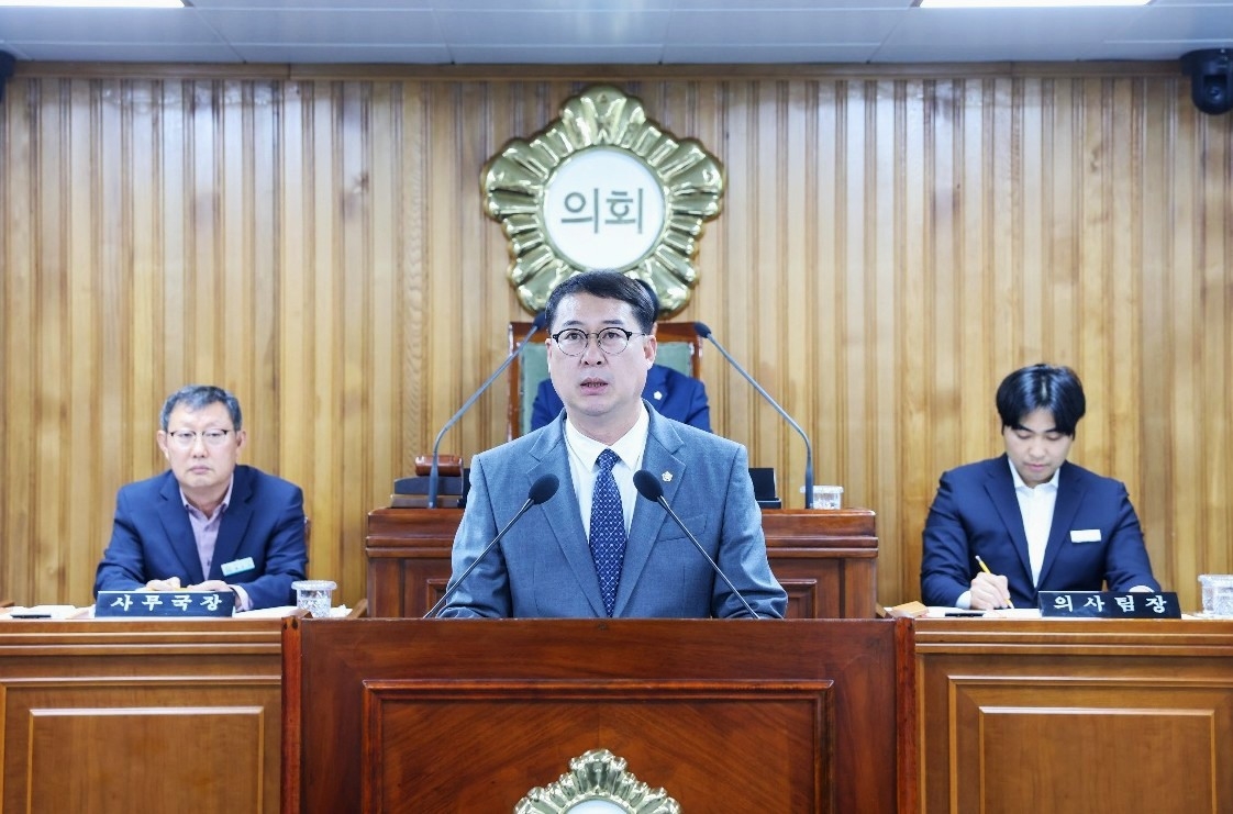 영주시의회 전풍림 의원이  5분 자유발언을  하고 있다.[영주시의회제공]