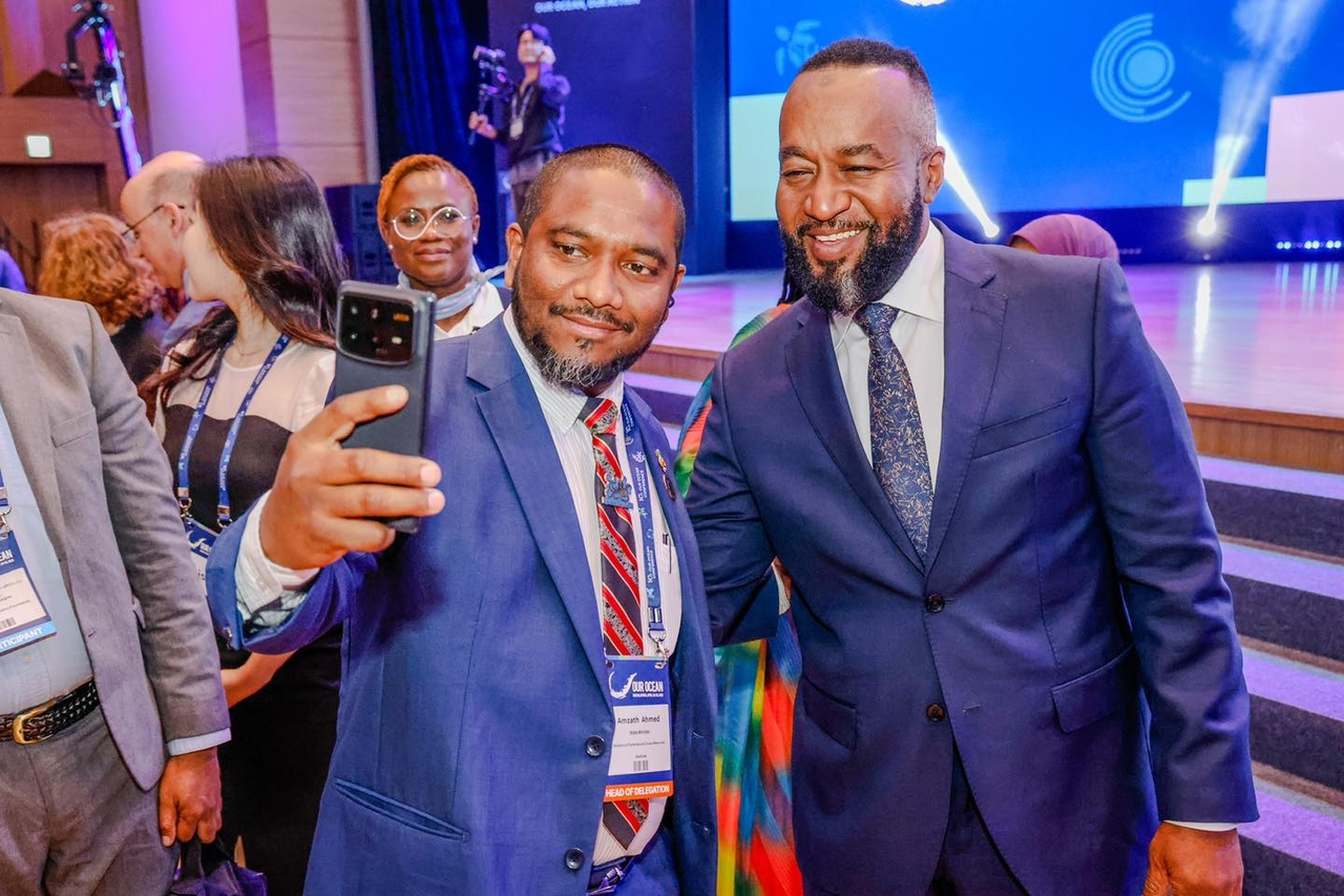 Hassan Ali Joho (right), Kenya’s Cabinet secretary for mining, blue economy and maritime affairs attends the Our Ocean Conference in Busan. (Kenya Embassy)