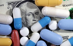 Trump says will sign order aimed at cutting US drug prices