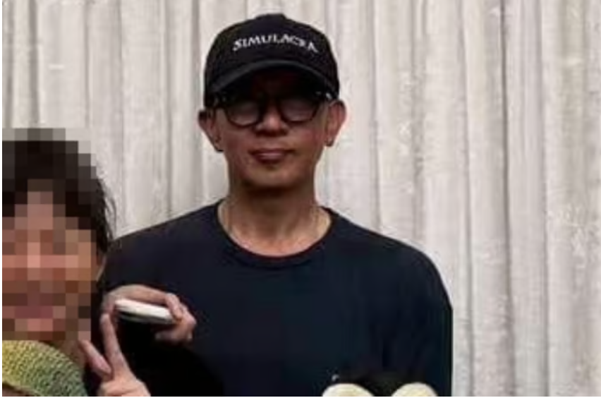 가수 겸 DJ 구준엽이 대만 어머니날을 맞아 장모 황춘메이와 가족사진을 찍었다. [황춘메이 페이스북 캡처]