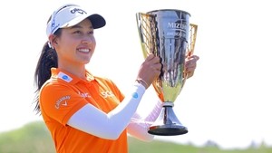 지노 티티쿤 27홀 노보기로 4타 차 우승..이소미는 공동 11위