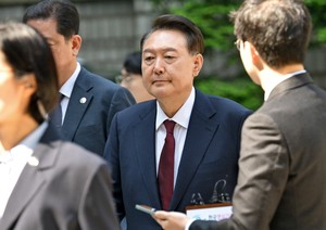 Ex-President Yoon set to attend 3rd hearing of insurrection trial
