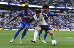 손흥민 8경기 만에 공식경기 복귀…UEL 결승 출격 예열