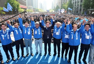 시작부터 TK 혈투…이재명 ‘험지공략’ 김문수 ‘텃밭사수’