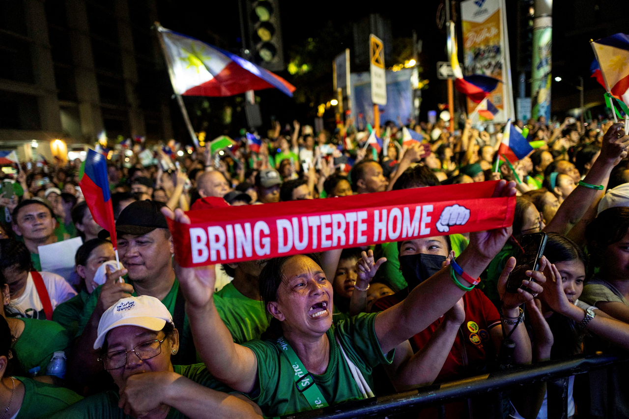 Supporters of Rodrigo Duterte join a rally in Davao City, Philippines, in March. (Reuters-Yonhap)