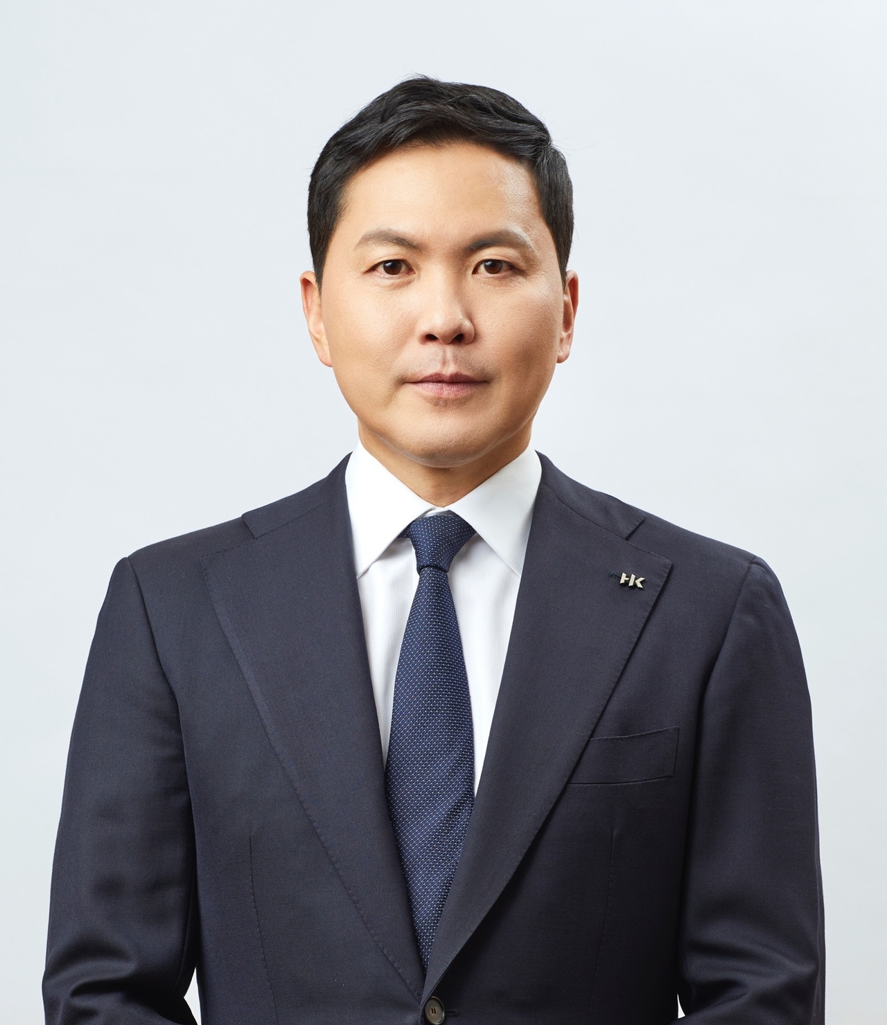 윤상현 콜마홀딩스 부회장이 콜마그룹의 건강기능식품 계열사인 콜마비앤에이치의 실적을 개선하기 위한 전면 쇄신에 나선다.  [한국콜마 제공]
