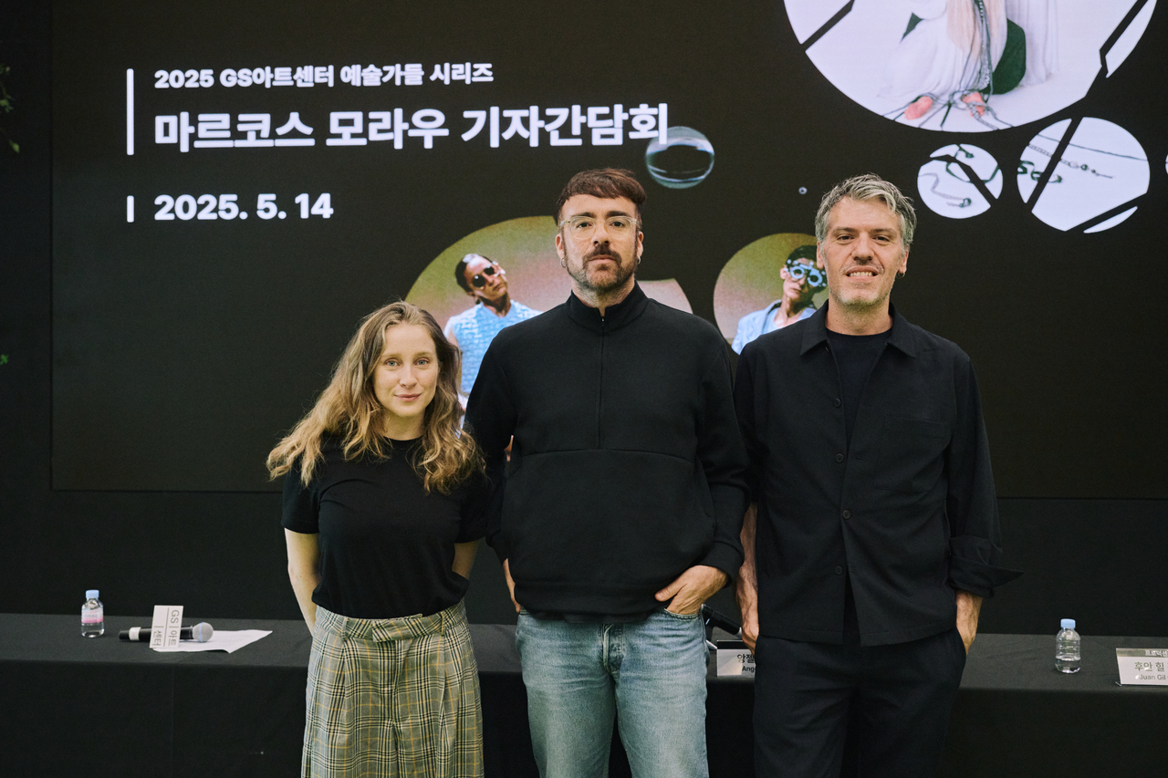 From left, La Veronal dancer Angela Boix, choreographer Marcos Morau and production director Juan Gil Galindo pose for a group photo after a press conference at the GS Arts Center on Wednesday. (GS Arts Center)