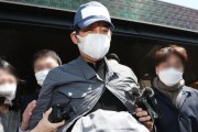 6년 전 ‘라임 룸살롱 술접대’ 검사 3명 정직 1개월~견책 징계 [세상&]