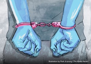 Father kidnaps, threatens teen for posting videos of his son