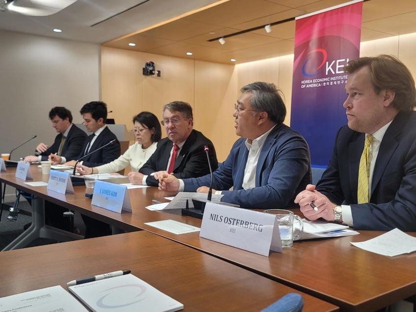 한미경제연구소의 13일 기자간담회 [연합]