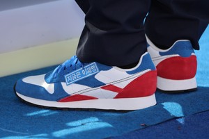 Lee Jae-myung's bipartisan Reeboks sell out, now reselling for 10x the price