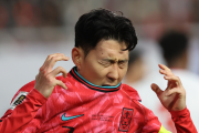 “손흥민 아이 임신” 공갈 일당, 경찰 주거지·휴대전화 압수수색[세상&]