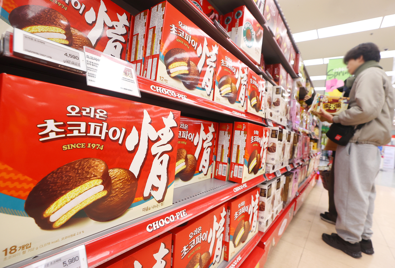 서울의 한 대형마트에 진열된 초코파이 [연합]
