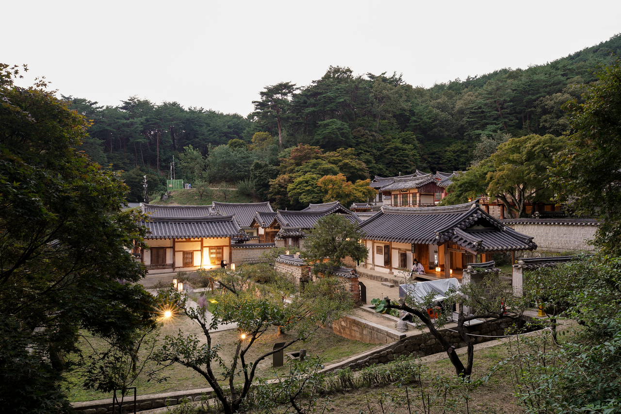 Dosanseowon in Andong, North Gyeongsang Province (Korean Studies Institute)
