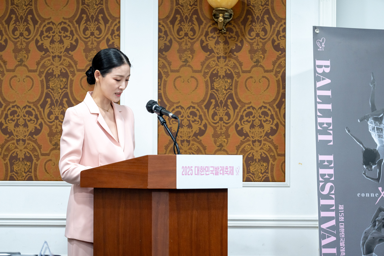 Artistic director Kim Joo-won speaks during a press conference for the 15th Ballet Festival Korea at Seoul Arts Center. (BAFEKO)